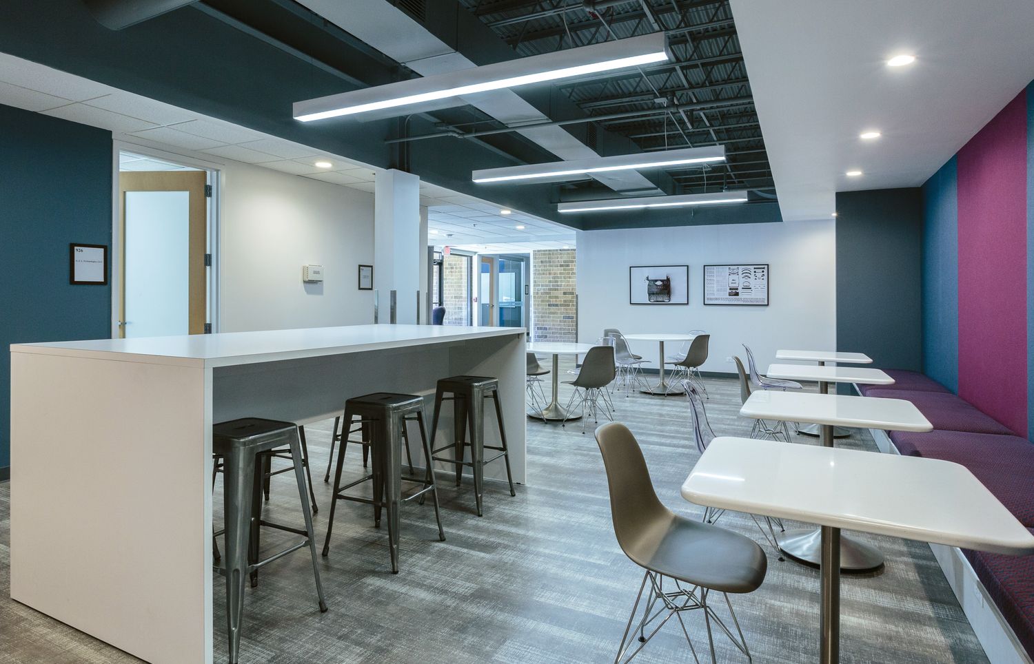 The Grove Office Park: 2100 Manchester Rd, Wheaton, IL 60187